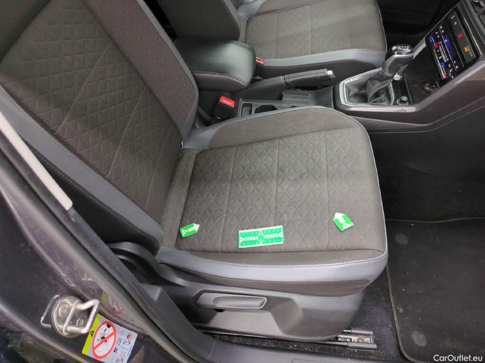  Volkswagen  T-CROSS VOLKSWAGEN  / 2018 / 5P / SUV 1.0 TSI 110ch DSG Carat #43