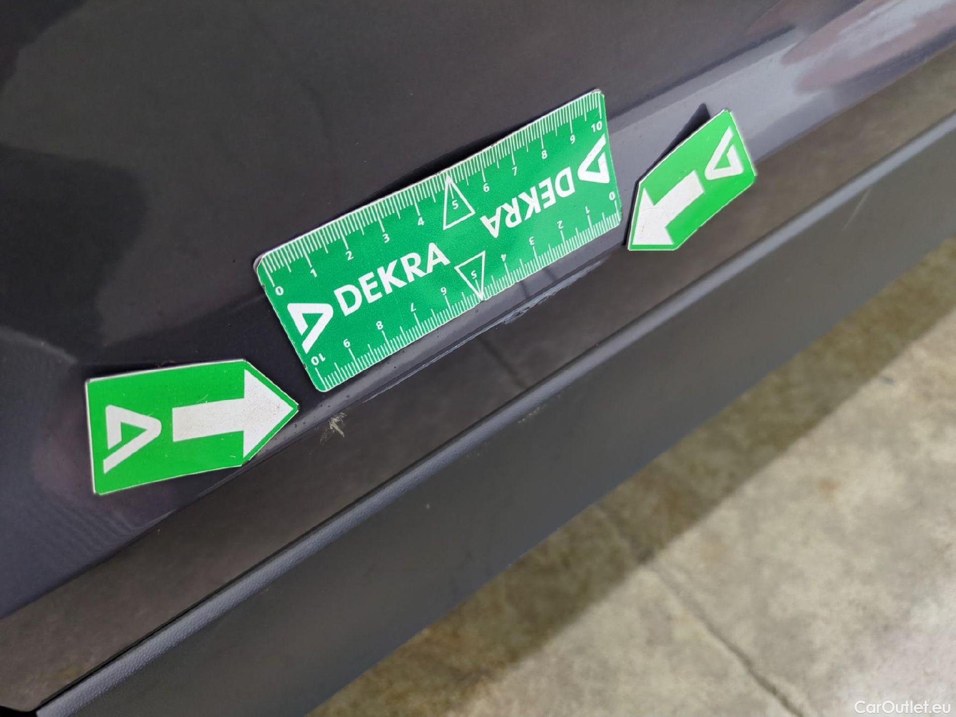  Volkswagen  T-CROSS VOLKSWAGEN  / 2018 / 5P / SUV 1.0 TSI 110ch DSG Carat #47