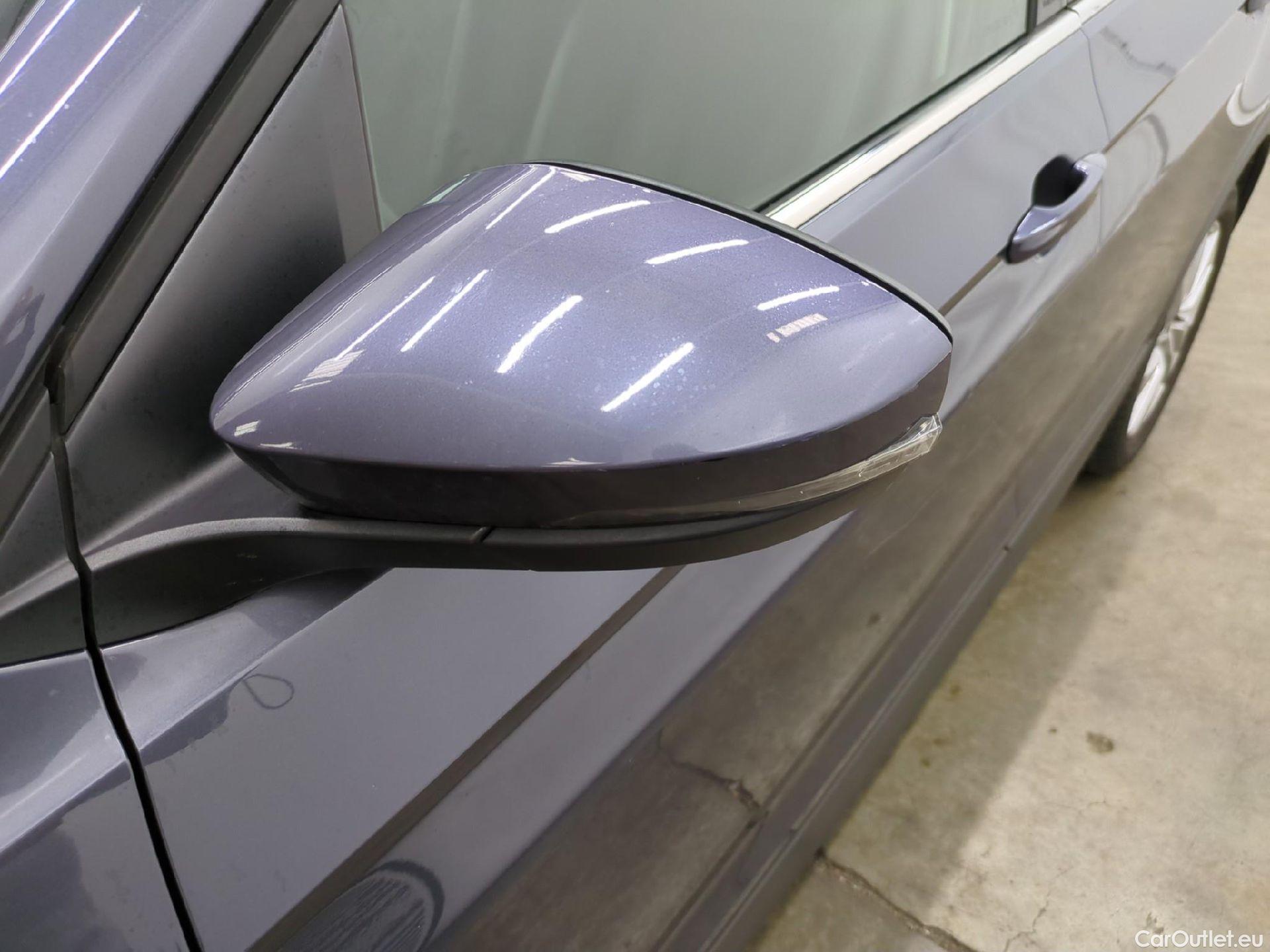  Volkswagen  T-CROSS VOLKSWAGEN  / 2018 / 5P / SUV 1.0 TSI 110ch DSG Carat #15