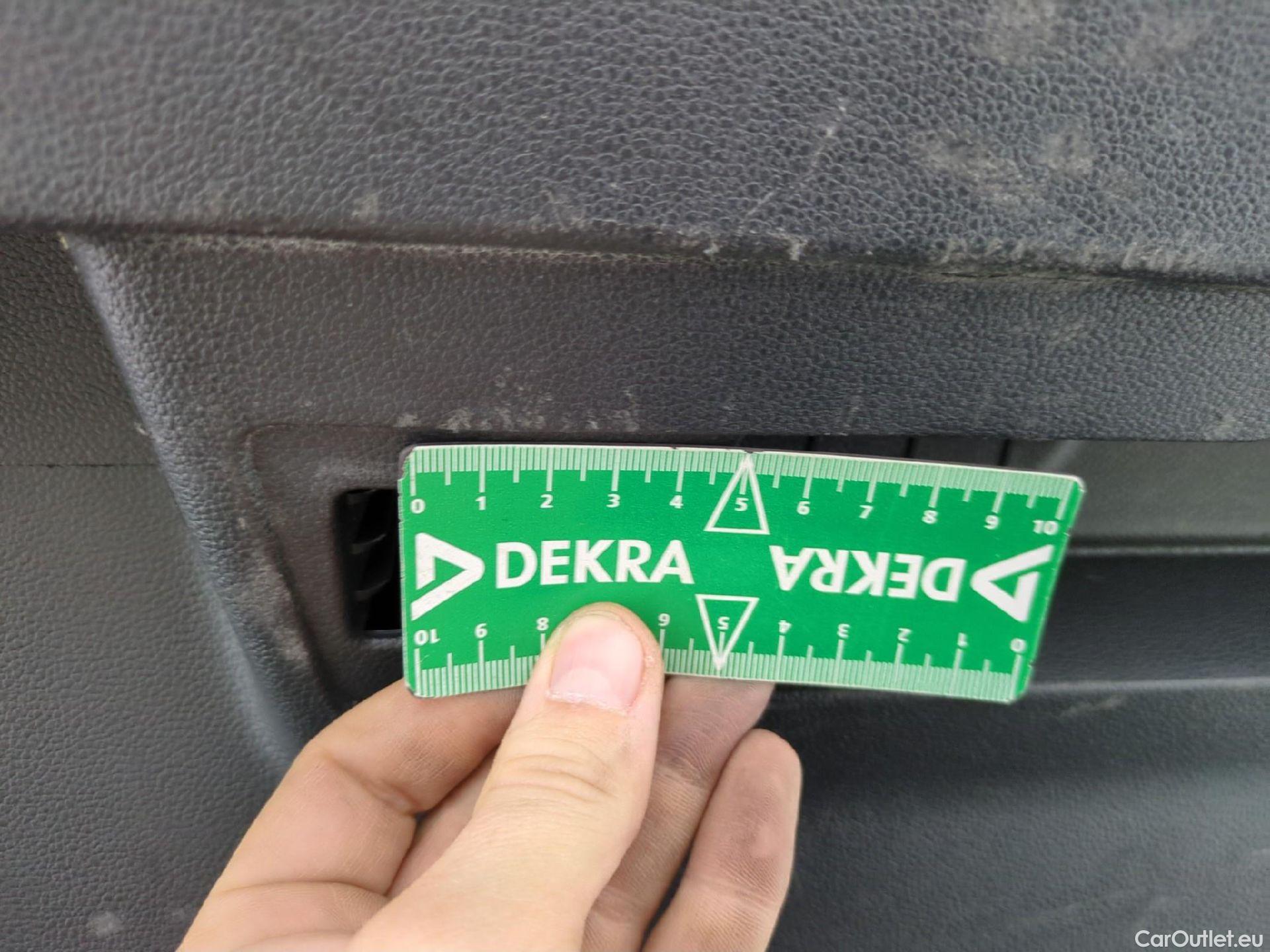  Volkswagen  T-CROSS VOLKSWAGEN  / 2018 / 5P / SUV 1.0 TSI 110ch DSG Carat #11