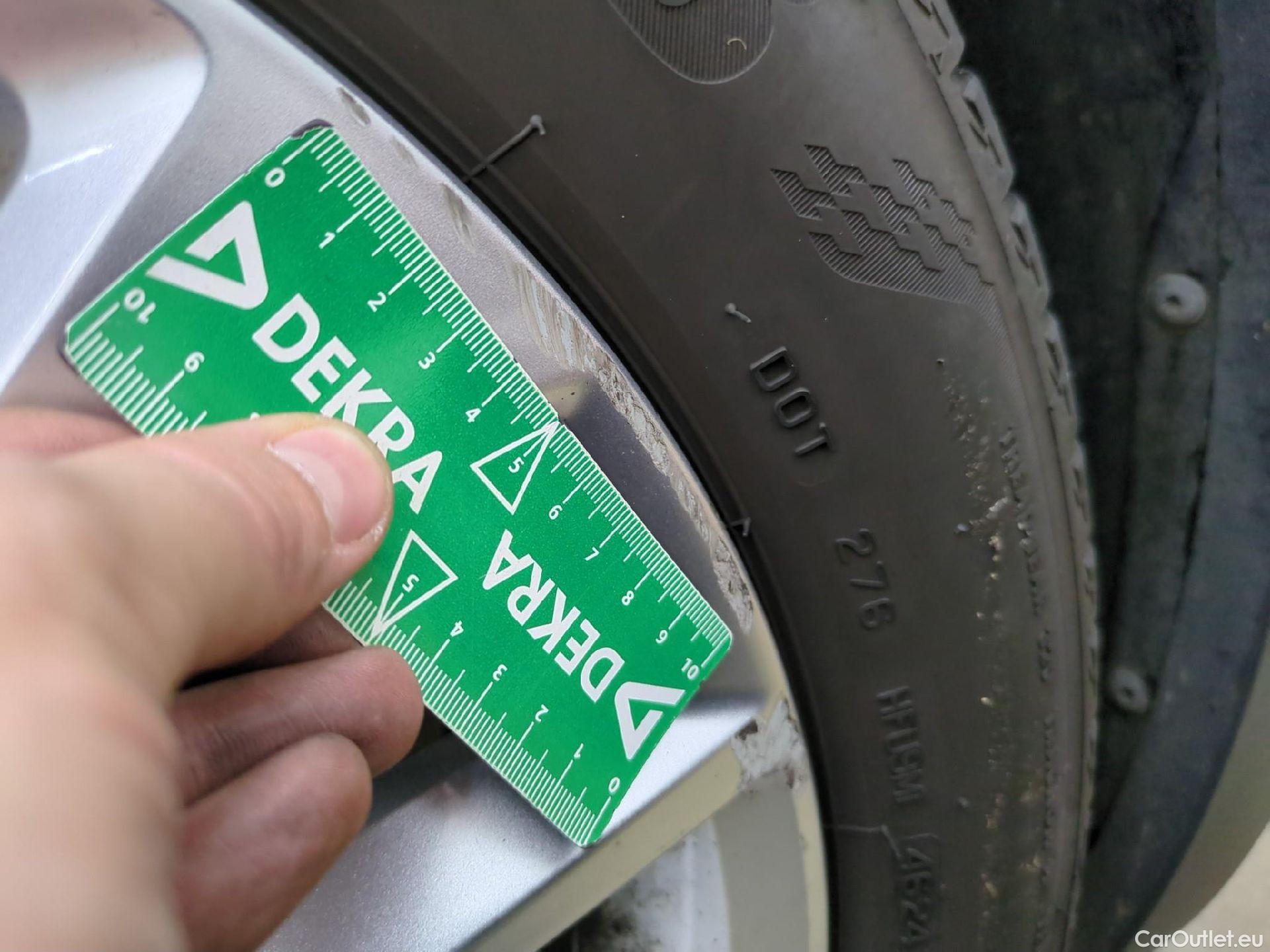  Volkswagen  T-CROSS VOLKSWAGEN  / 2018 / 5P / SUV 1.0 TSI 110ch DSG Carat #20