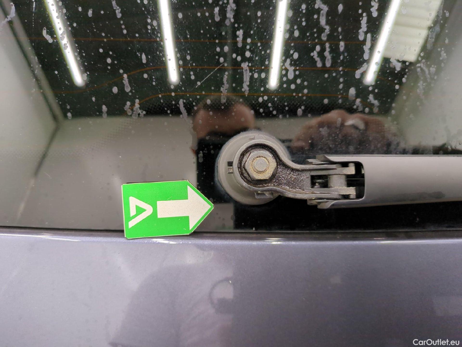  Volkswagen  T-CROSS VOLKSWAGEN  / 2018 / 5P / SUV 1.0 TSI 110ch DSG Carat #4