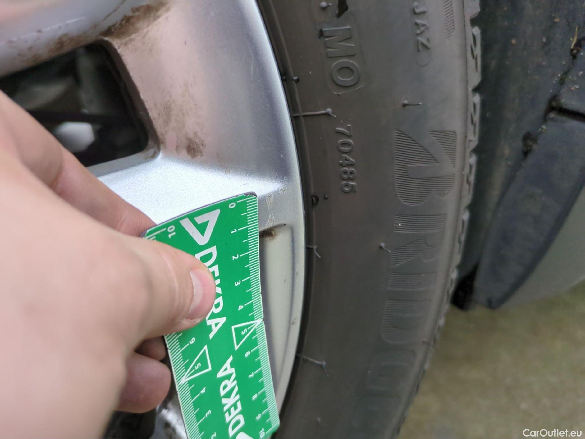  Volkswagen  T-CROSS VOLKSWAGEN  / 2018 / 5P / SUV 1.0 TSI 110ch DSG Carat #24