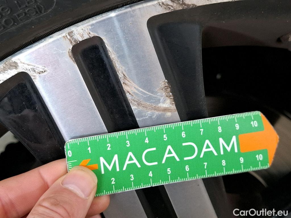  Mercedes  G-Klasee MERCEDES-BENZ GLC / 2019 / 5P / SUV GLC 300 e Business Line 4Matic #4