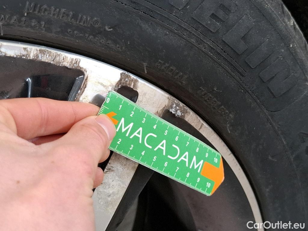  Mercedes  G-Klasee MERCEDES-BENZ GLC / 2019 / 5P / SUV GLC 300 e Business Line 4Matic #6