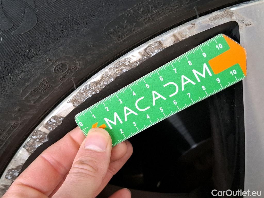  Mercedes  G-Klasee MERCEDES-BENZ GLC / 2019 / 5P / SUV GLC 300 e Business Line 4Matic #3