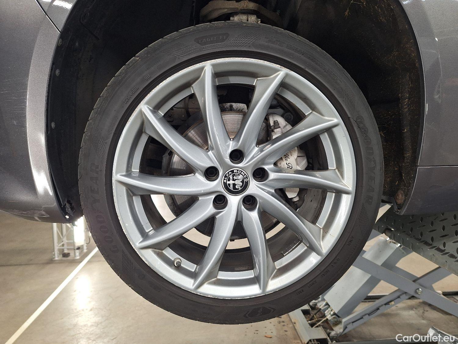  Alfa Romeo  Giulietta Alfa Romeo, Giulia '16, Alfa Romeo Giulia 2.2 D 190 Atx Rwd Sprint AUTO 4d #13