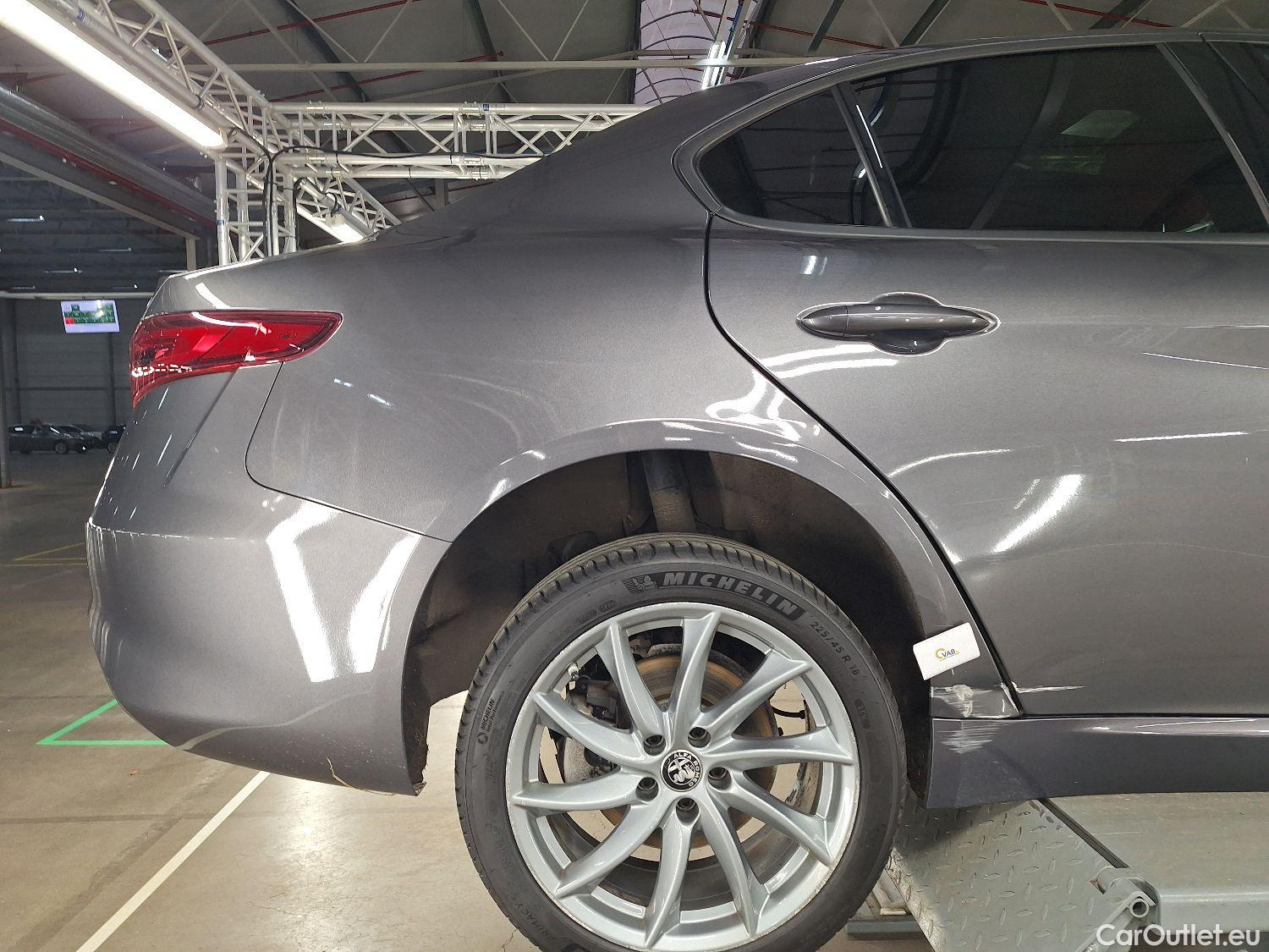  Alfa Romeo  Giulietta Alfa Romeo, Giulia '16, Alfa Romeo Giulia 2.2 D 190 Atx Rwd Sprint AUTO 4d #19