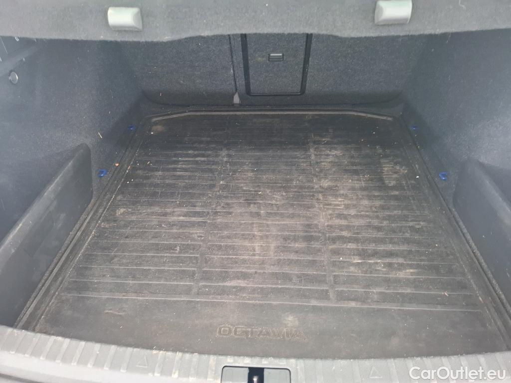  Skoda  Octavia  Berline Sportline 2.0 TDI 150CV BVA7 E6d #13