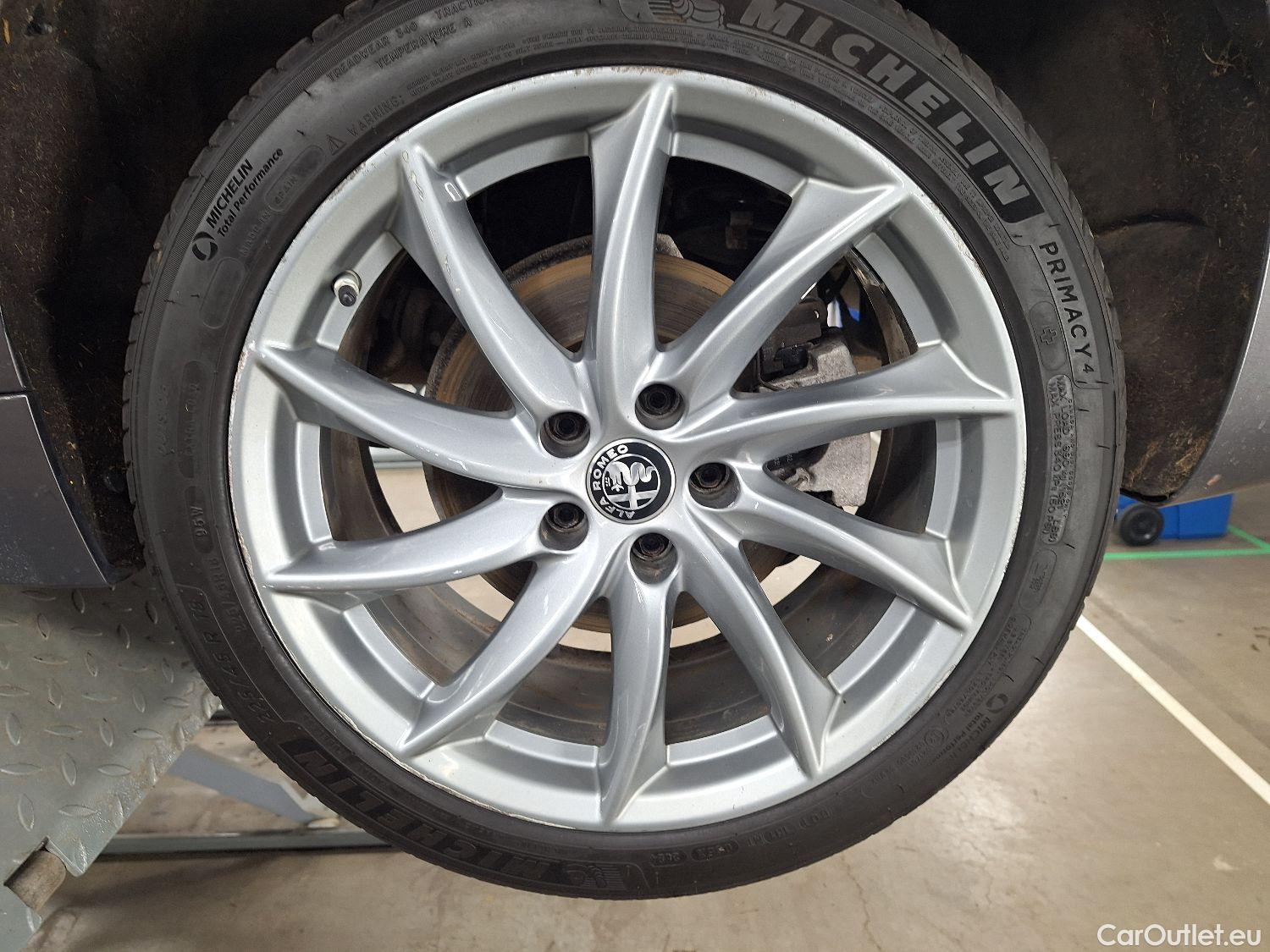  Alfa Romeo  Giulietta Alfa Romeo, Giulia '16, Alfa Romeo Giulia 2.2 D 190 Atx Rwd Sprint AUTO 4d #11