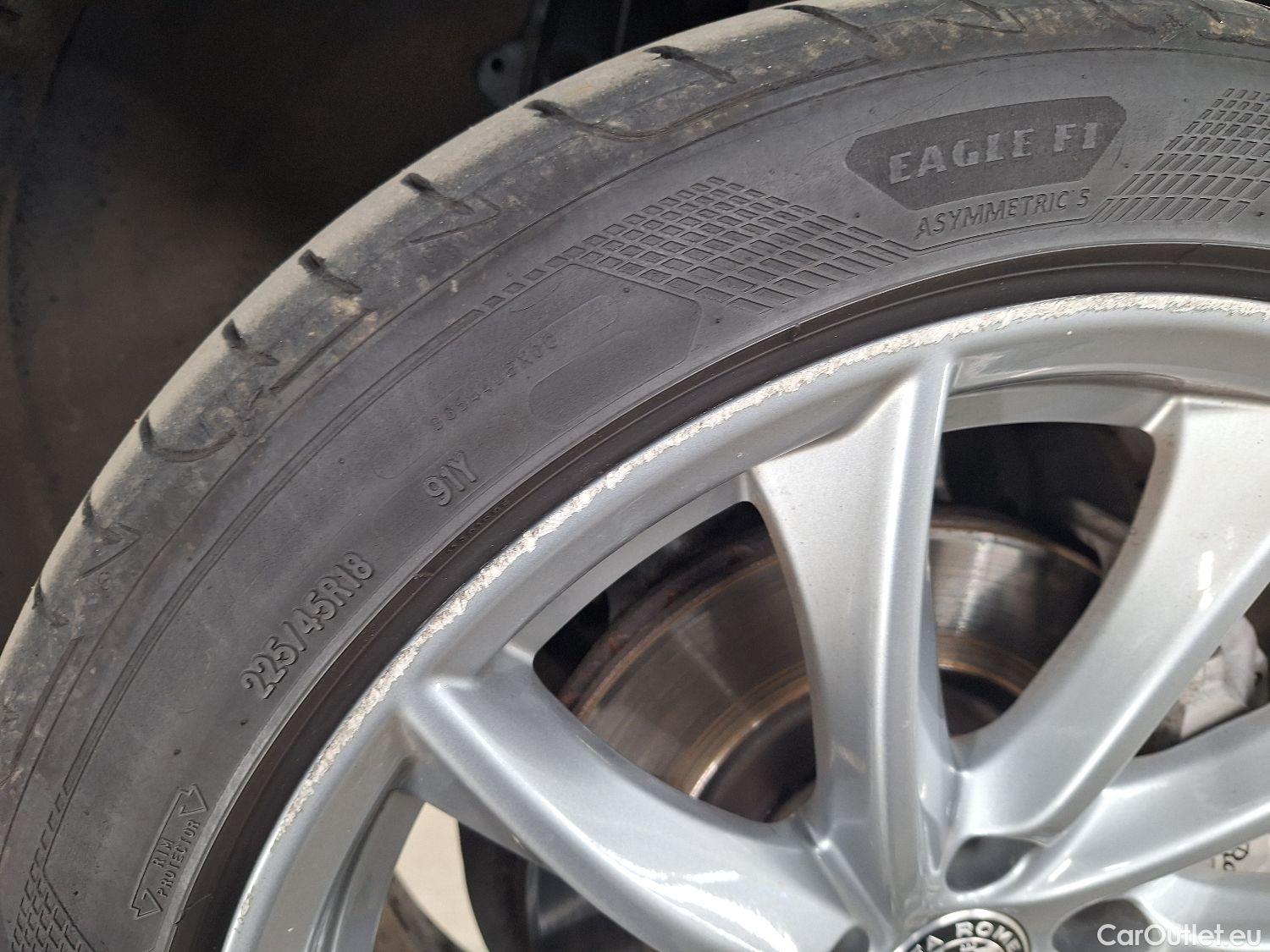  Alfa Romeo  Giulietta Alfa Romeo, Giulia '16, Alfa Romeo Giulia 2.2 D 190 Atx Rwd Sprint AUTO 4d #14