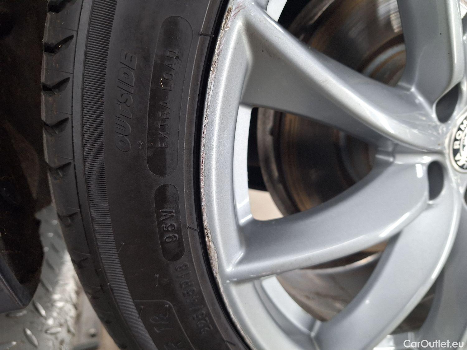  Alfa Romeo  Giulietta Alfa Romeo, Giulia '16, Alfa Romeo Giulia 2.2 D 190 Atx Rwd Sprint AUTO 4d #12