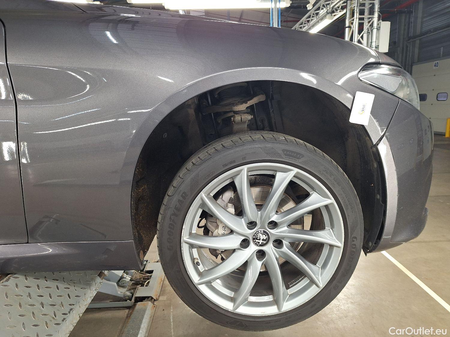  Alfa Romeo  Giulietta Alfa Romeo, Giulia '16, Alfa Romeo Giulia 2.2 D 190 Atx Rwd Sprint AUTO 4d #17