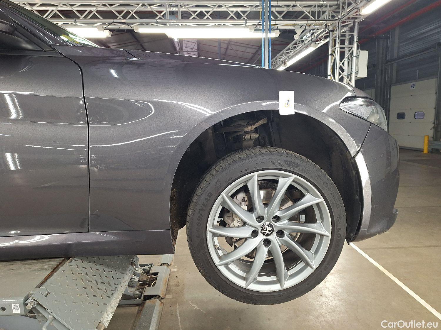  Alfa Romeo  Giulietta Alfa Romeo, Giulia '16, Alfa Romeo Giulia 2.2 D 190 Atx Rwd Sprint AUTO 4d #15