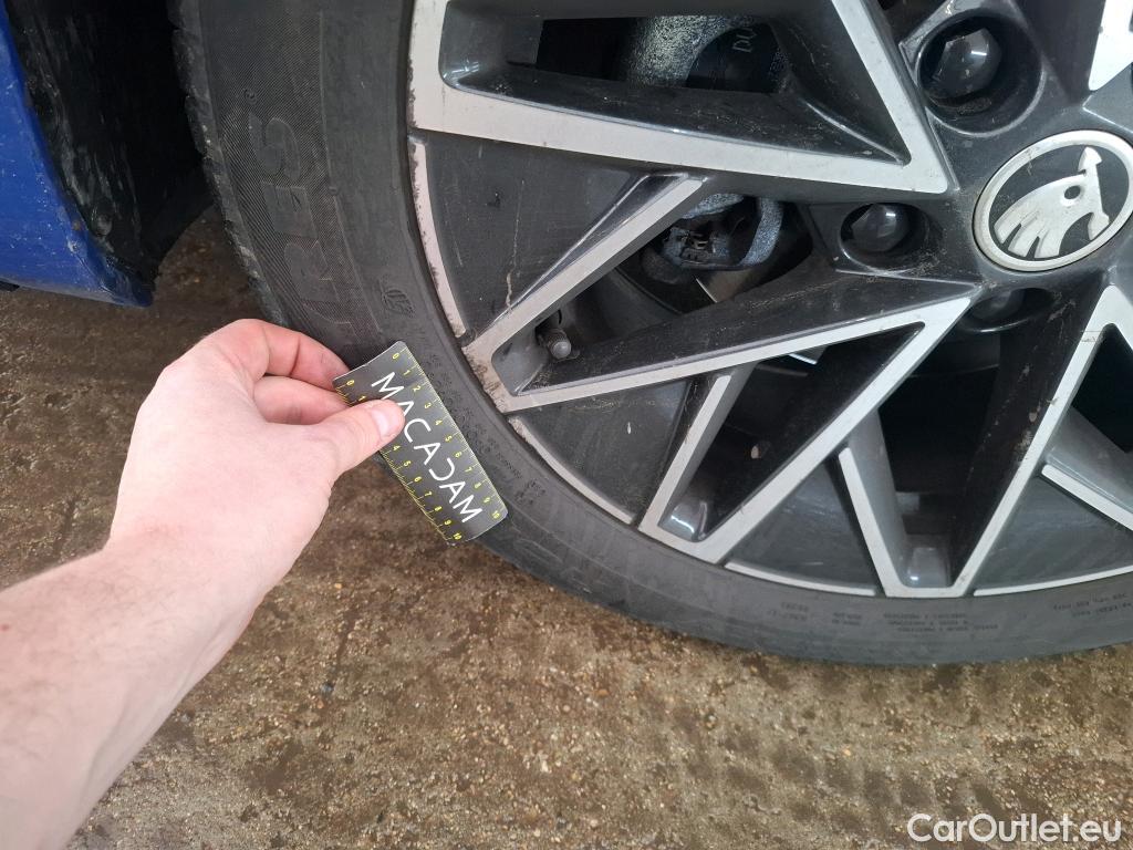  Skoda  Octavia  Berline Sportline 2.0 TDI 150CV BVA7 E6d #11