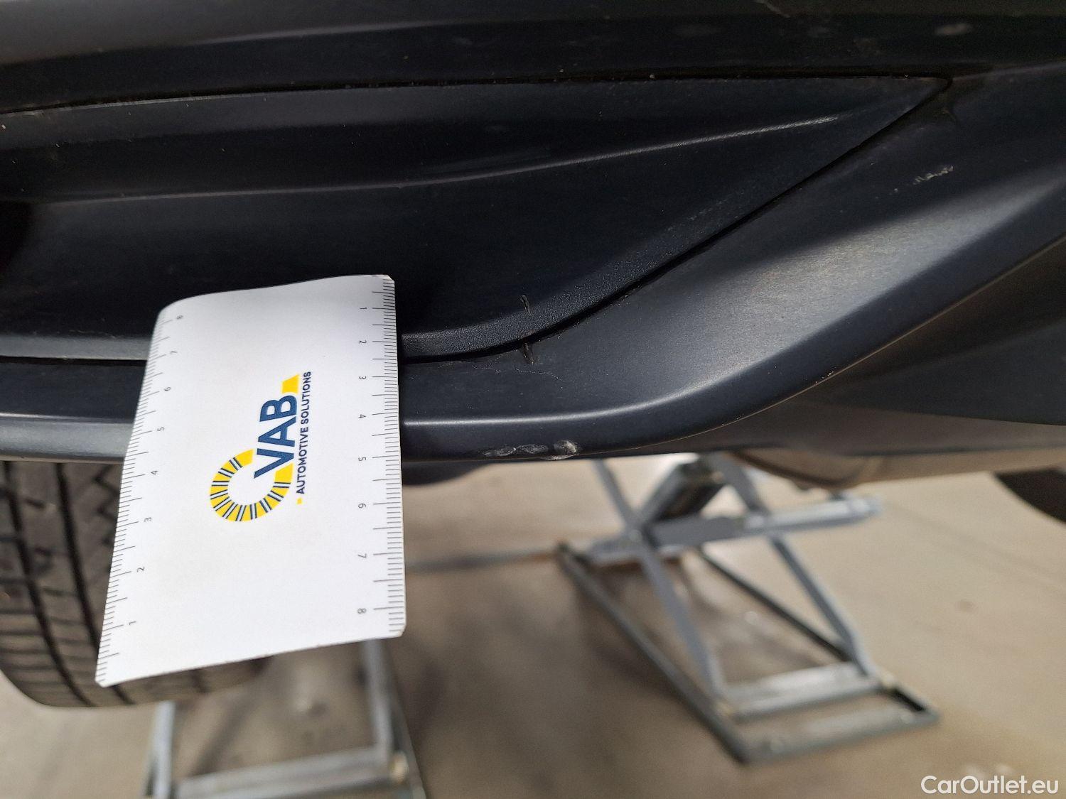  Audi  Q3 Audi,  '18, Audi  35 TDI S tronic S line Business Edition 5d #9