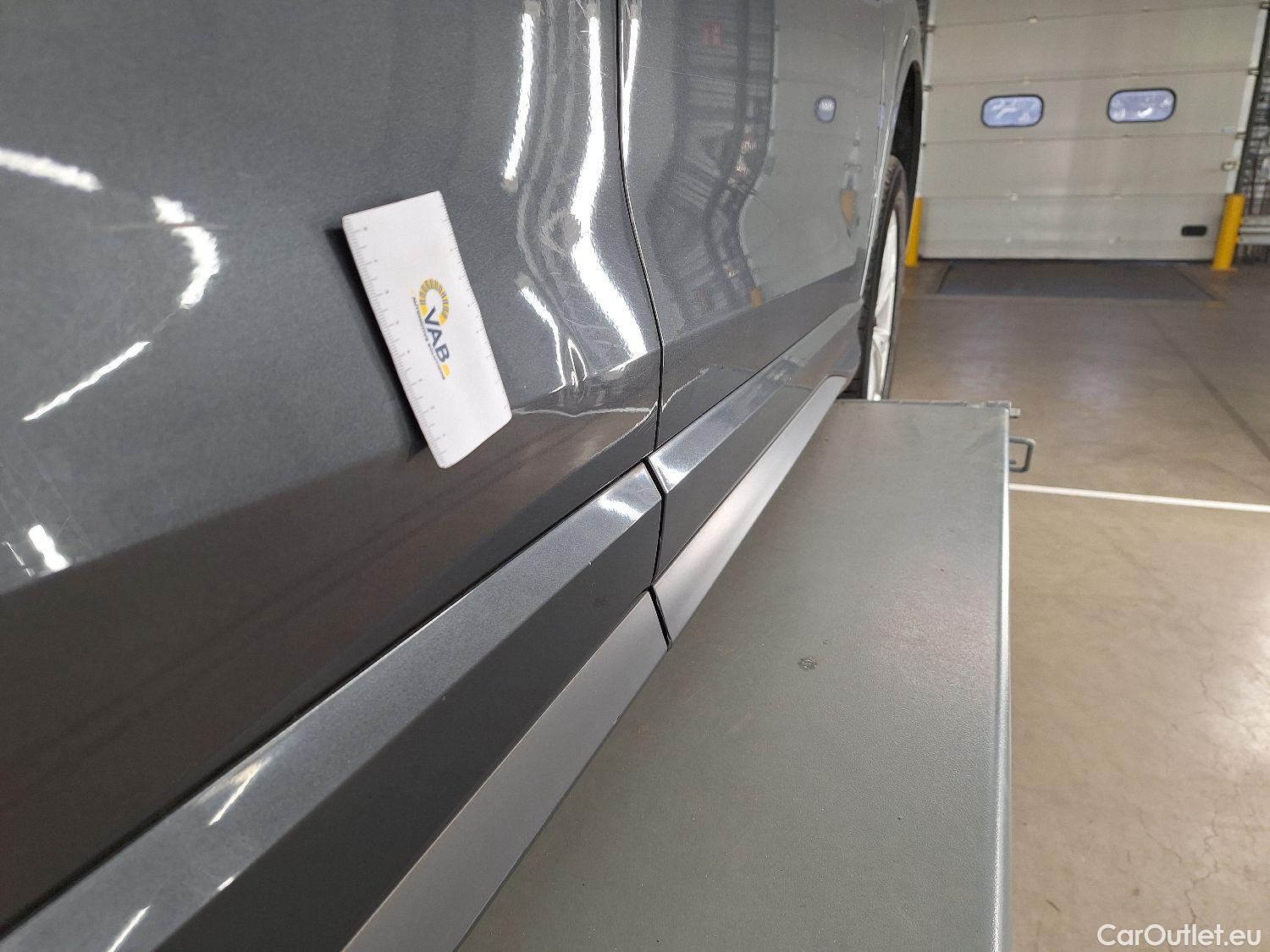  Audi  Q3 Audi,  '18, Audi  35 TDI S tronic S line Business Edition 5d #24