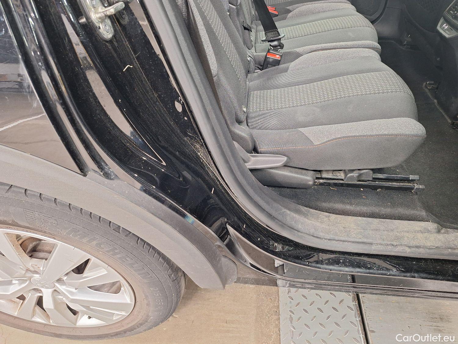  Peugeot  5008 Peugeot,  '16, Peugeot  1.5 BlueHDi 96kW S&S EAT8 Active 5d 7pl #18