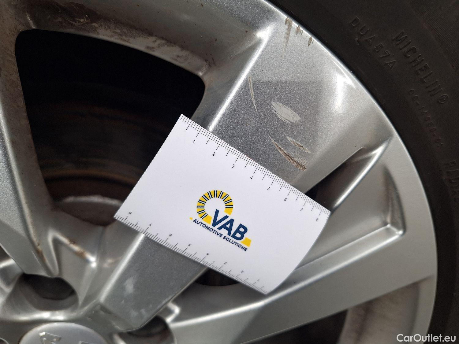  Peugeot  5008 Peugeot,  '16, Peugeot  1.5 BlueHDi 96kW S&S EAT8 Active 5d 7pl #31