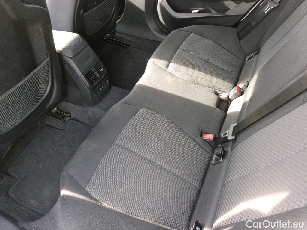  Bmw  Serie 1 BMW  / 2019 / 5P / berlina con portón 118i #3