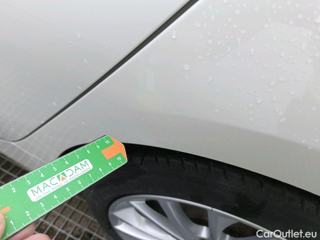  Bmw  Serie 1 BMW  / 2019 / 5P / berlina con portón 118i #7