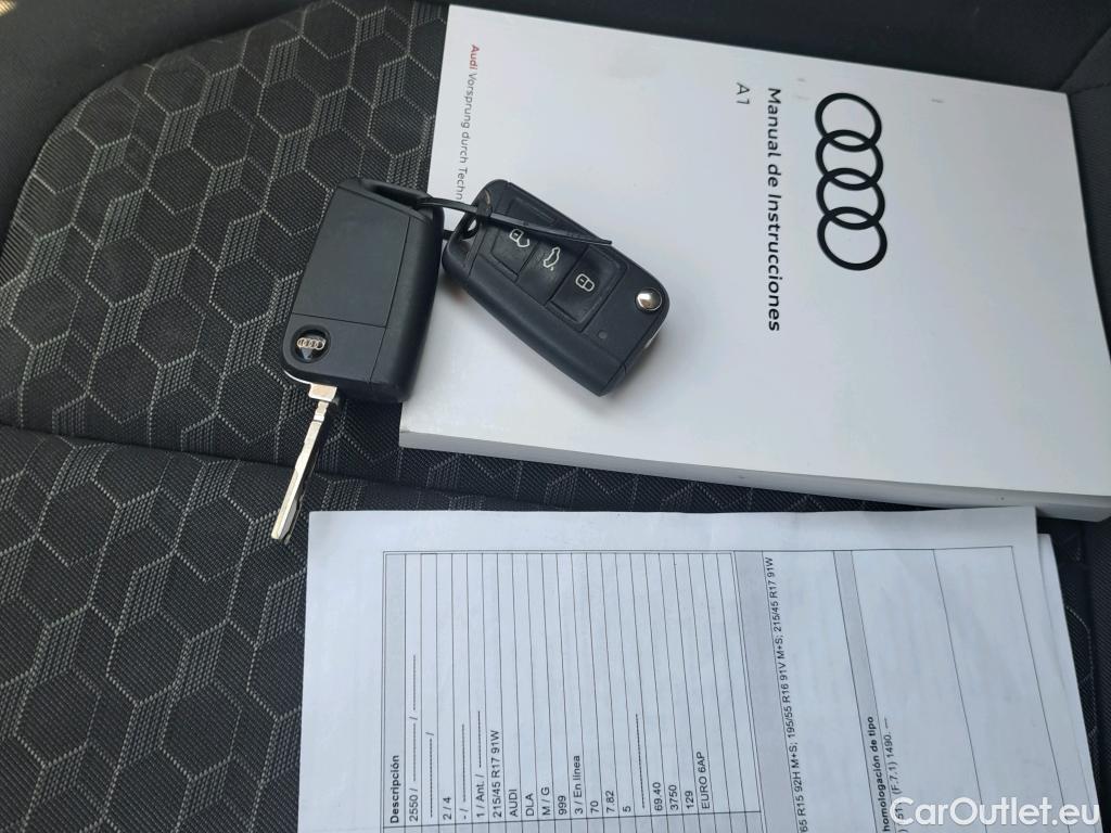  Audi  A1 Sportback AUDI A1 / 2018 / 5P / berlina con portón Sportback Adrenalin 25 TFSI 70kW (95CV)(SP)(SL) #24