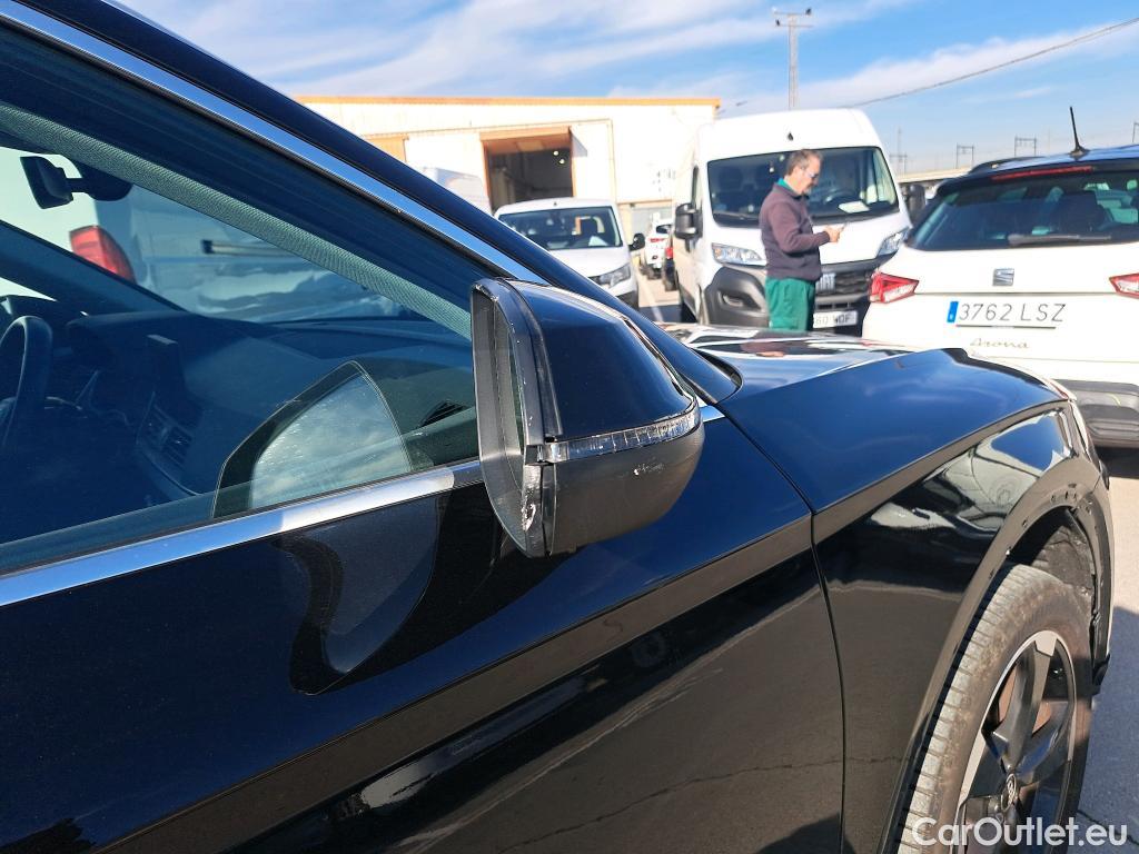  Audi  Q5 AUDI  / 2016 / 5P / todoterreno 50 TFSI E quattro-ultra #29