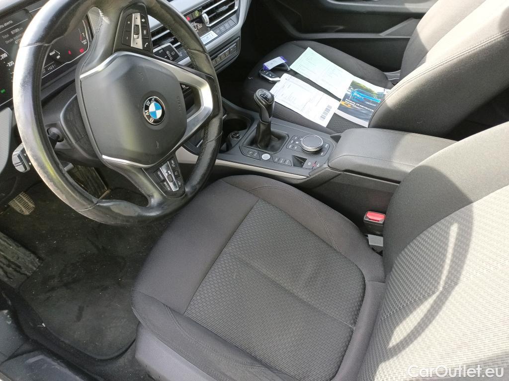  Bmw  Serie 1 BMW  / 2019 / 5P / berlina con portón 118i #4