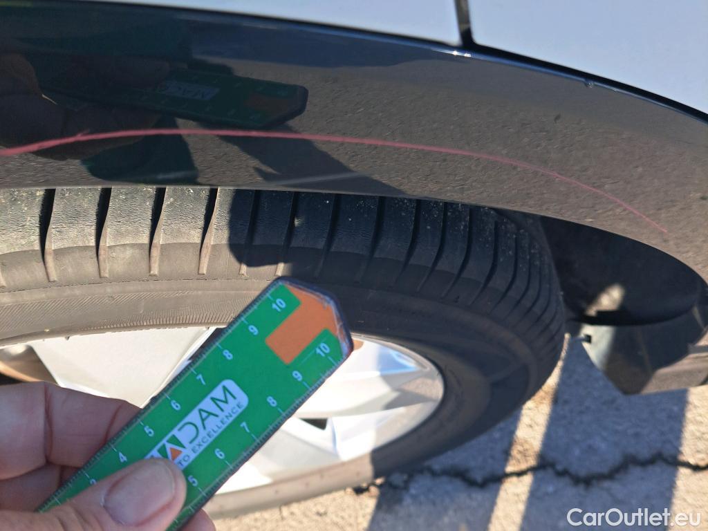  Audi  Q3 AUDI  / 2018 / 5P / todoterreno Advanced 35 TDI 110kW (150CV) #43