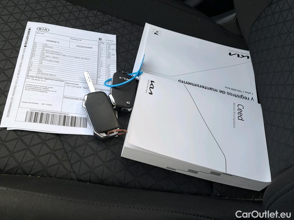  KIA  Cee'd KIA Ceed / 2021 / 5P / berlina con portón 1.0 T-GDi 74kW (100CV) Concept #10