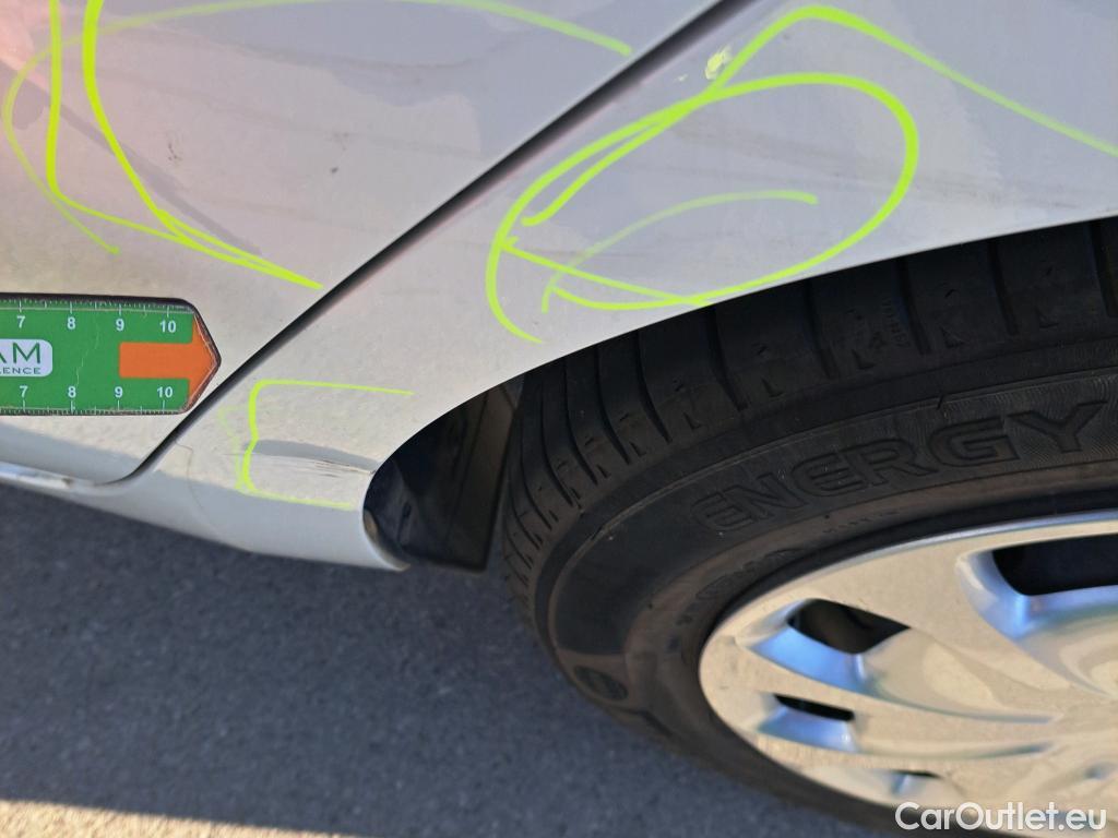  Nissan  Micra NISSAN  / 2017 / 5P / berlina con portón IG-T 68 kW (92 CV) E6D-F Acenta Sprint #12