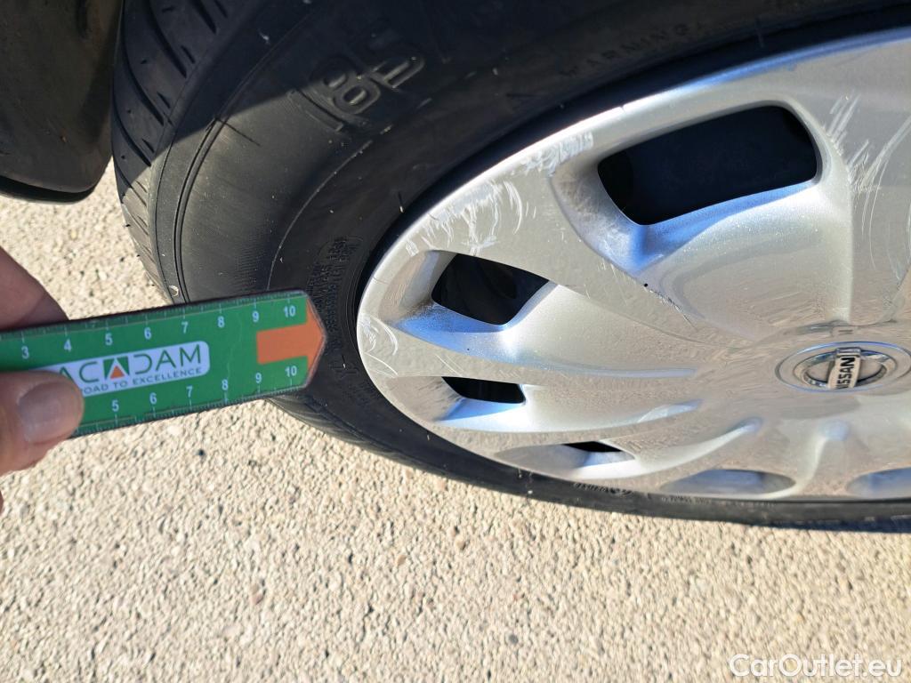  Nissan  Micra NISSAN  / 2017 / 5P / berlina con portón IG-T 68 kW (92 CV) E6D-F Acenta Sprint #31