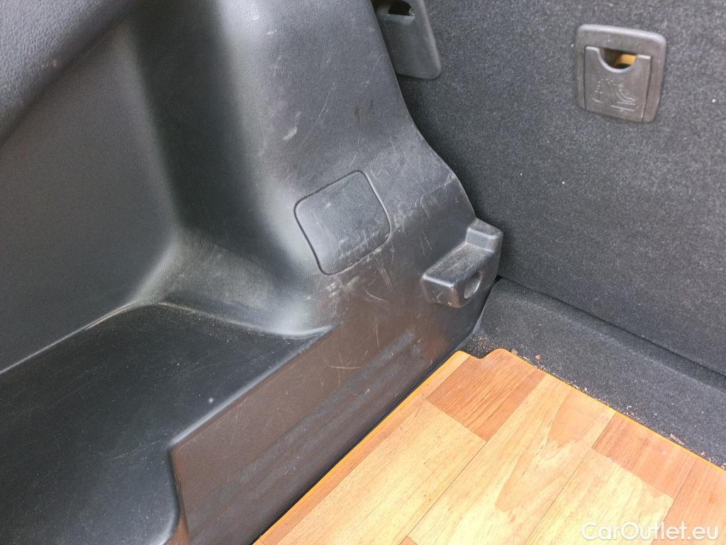  Nissan  Juke NISSAN  / 2014 / 5P / crossover G.E6D-Temp 83kW (112 CV) 5M/T ACENTA (CX) #19