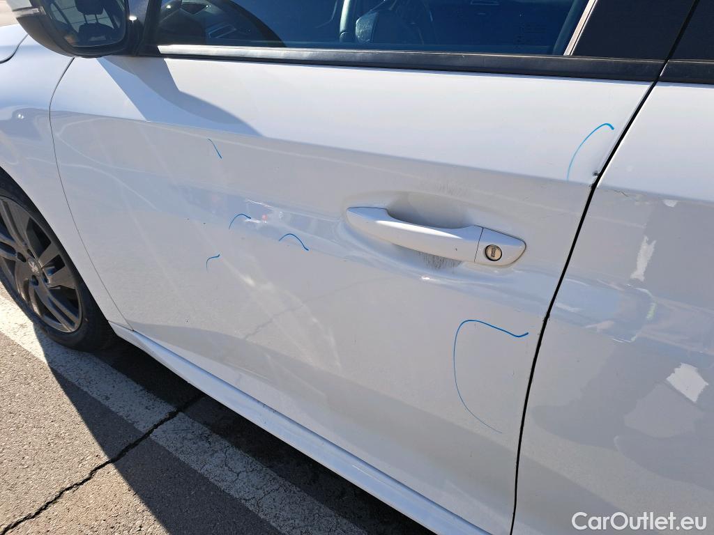  Peugeot  208 PEUGEOT  / 2019 / 5P / berlina con portón BlueHDi 73kW (100CV) Active Pack (AC) #7