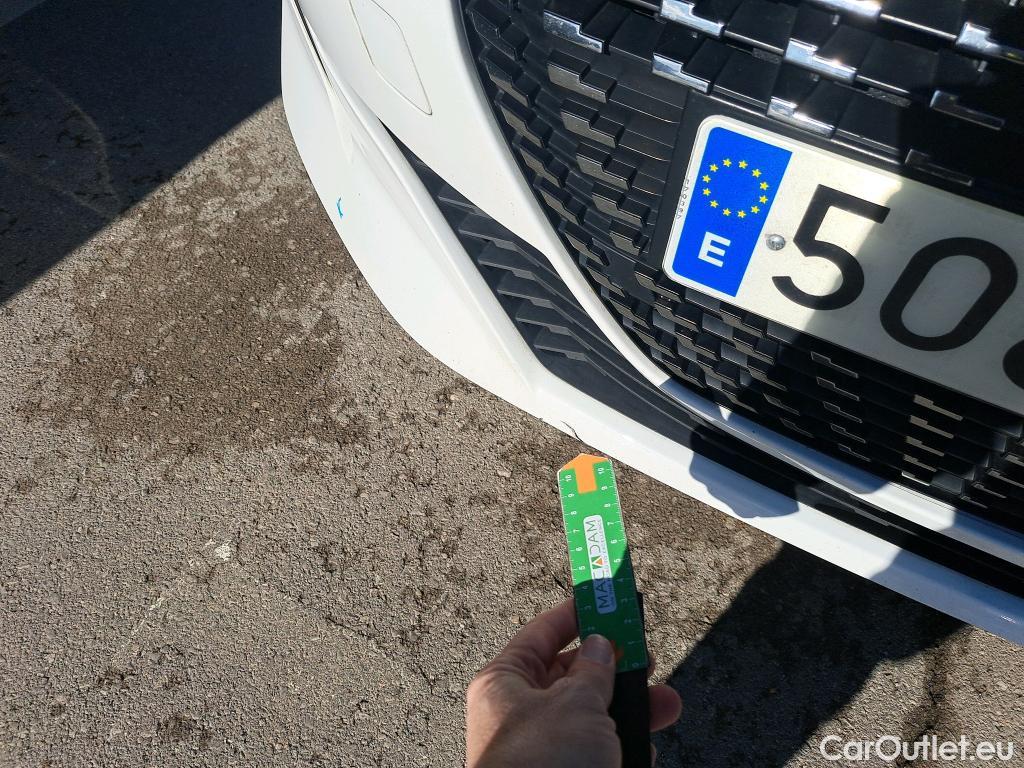  Peugeot  208 PEUGEOT  / 2019 / 5P / berlina con portón BlueHDi 73kW (100CV) Active Pack (AC) #17