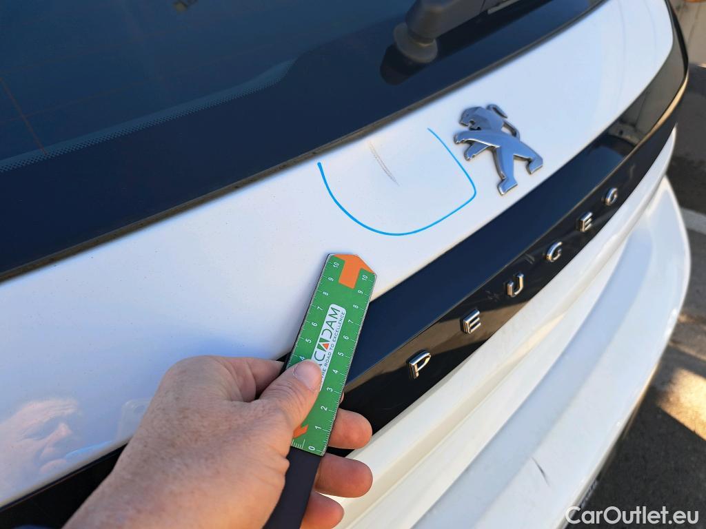  Peugeot  208 PEUGEOT  / 2019 / 5P / berlina con portón BlueHDi 73kW (100CV) Active Pack (AC) #5