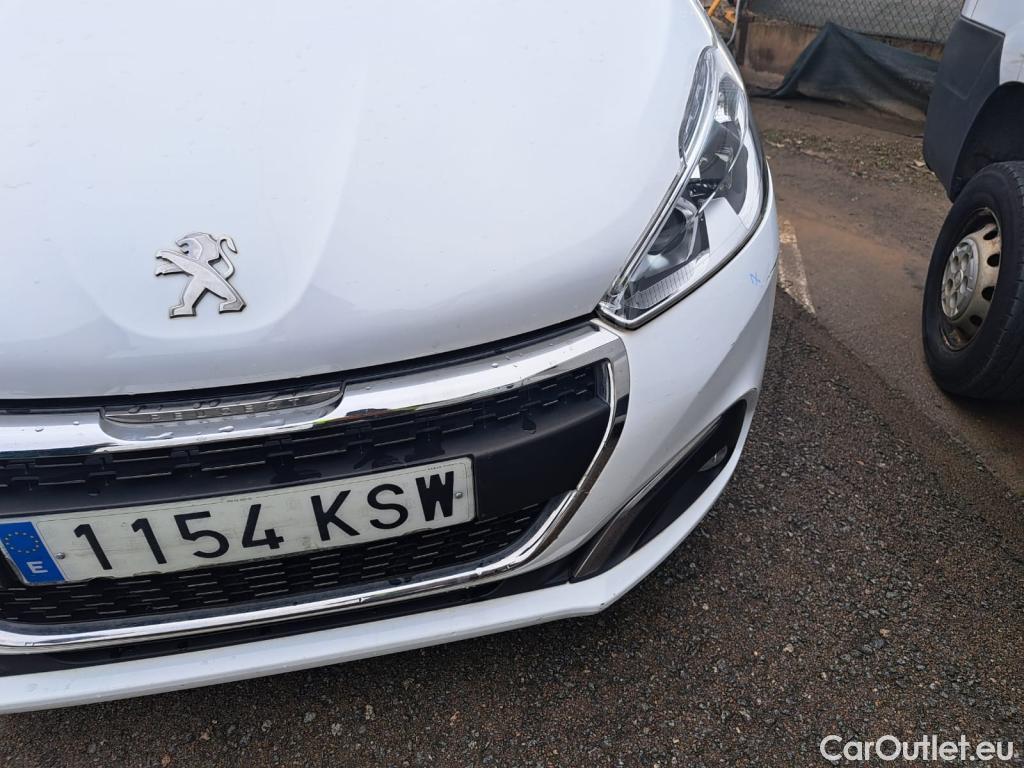  Peugeot  208 PEUGEOT  / 2015 / 5P / berlina con portón 5P Signature 1.2L PureTech 81KW (110CV) (AC) #2