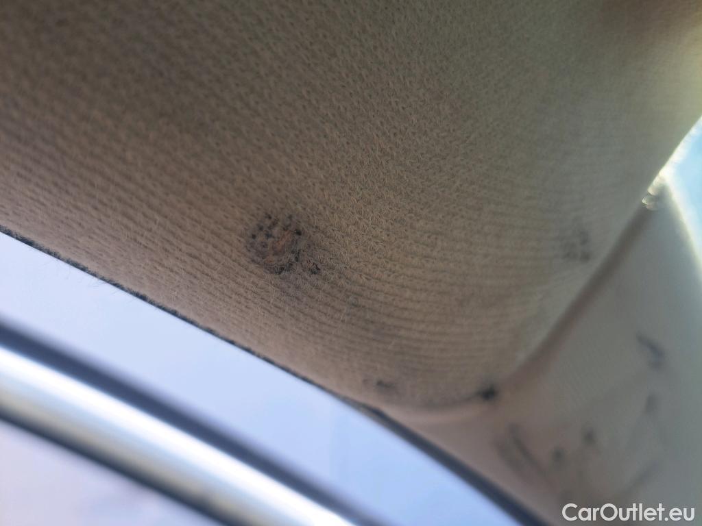  Renault  Clio RENAULT  / 2019 / 5P / berlina con portón Business Blue dCi 63 kW (85CV) #17