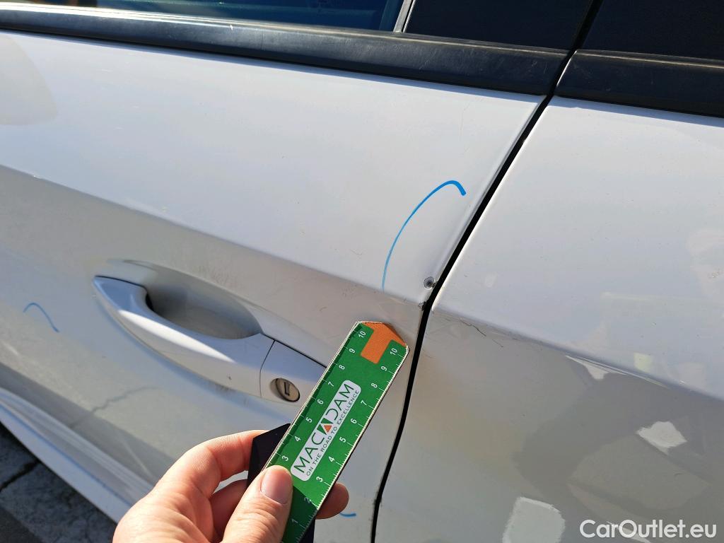  Peugeot  208 PEUGEOT  / 2019 / 5P / berlina con portón BlueHDi 73kW (100CV) Active Pack (AC) #8