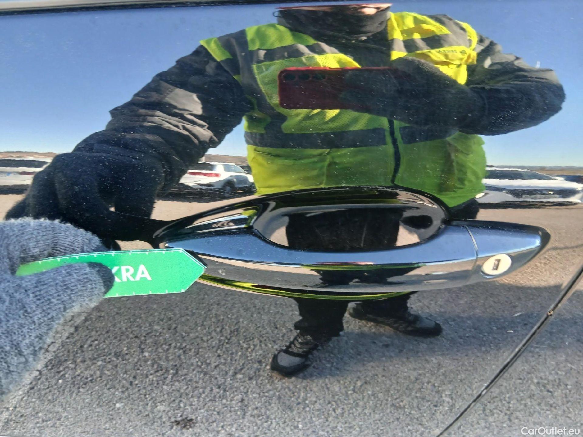  Peugeot  3008 PEUGEOT  / 2020 / 5P / todoterreno 1.5 BlueHDi 96kW S&S Allure Pack EAT8 #10