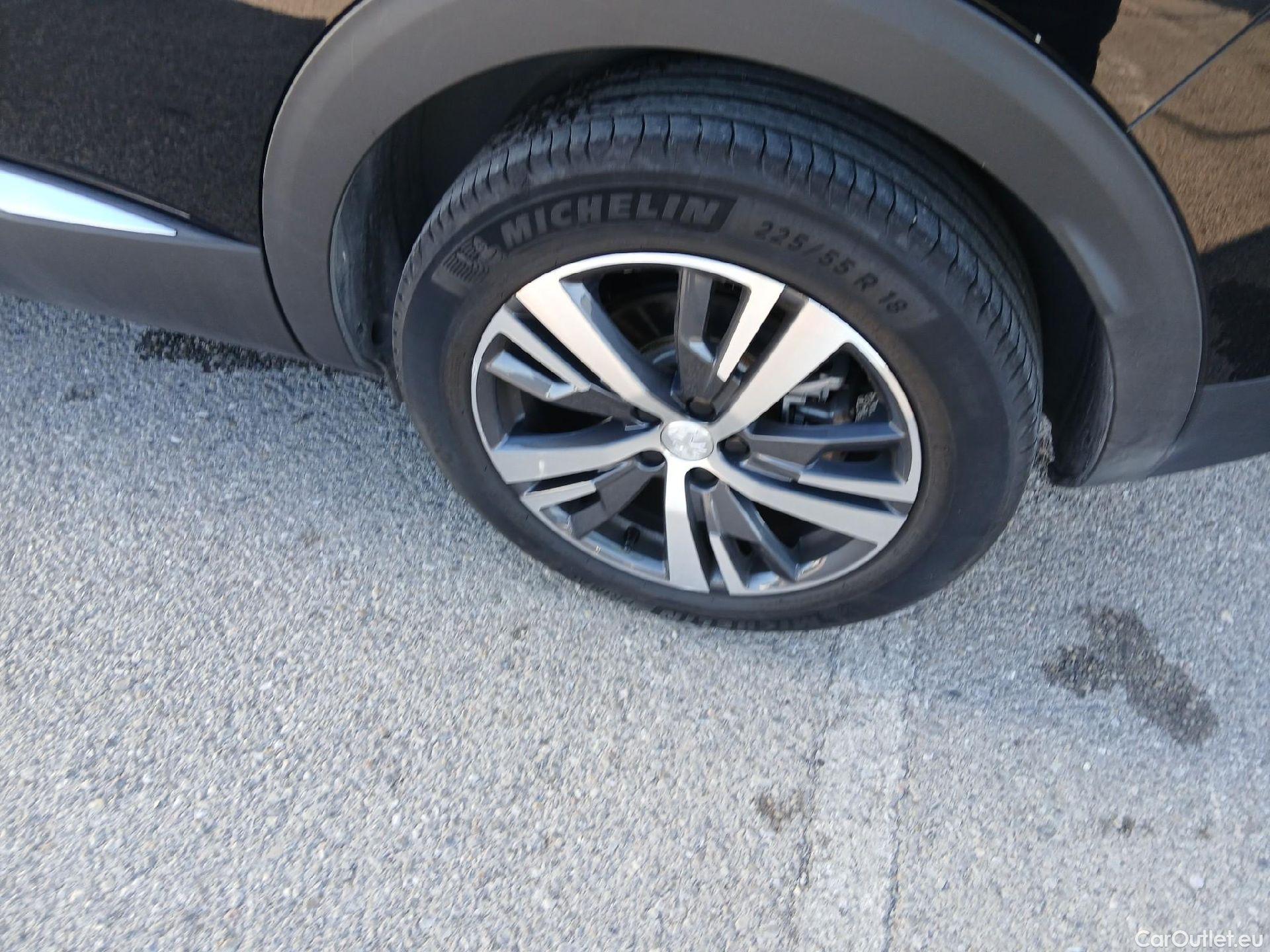  Peugeot  3008 PEUGEOT  / 2020 / 5P / todoterreno 1.5 BlueHDi 96kW S&S Allure Pack EAT8 #14