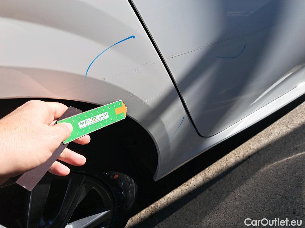  Peugeot  208 PEUGEOT  / 2019 / 5P / berlina con portón BlueHDi 73kW (100CV) Active Pack (AC) #24