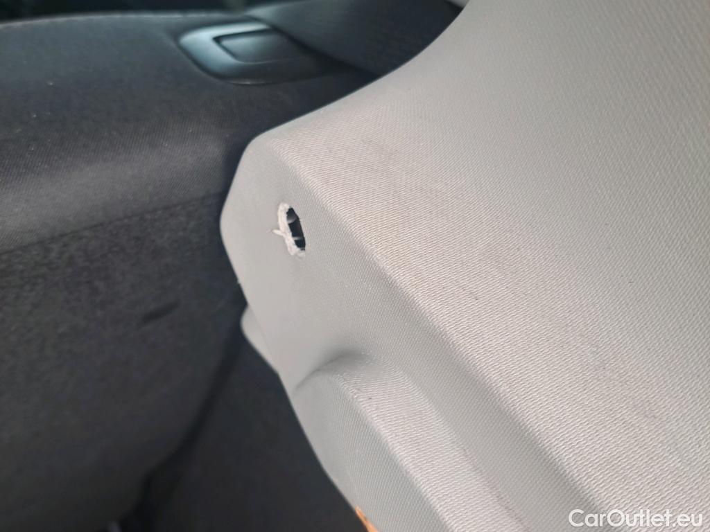  Renault  Clio RENAULT  / 2019 / 5P / berlina con portón Business Blue dCi 63 kW (85CV) #34