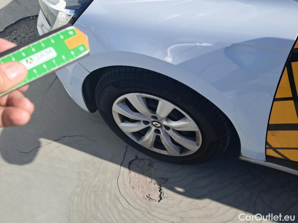  Renault  Clio RENAULT  / 2019 / 5P / berlina con portón Business Blue dCi 63 kW (85CV) #8