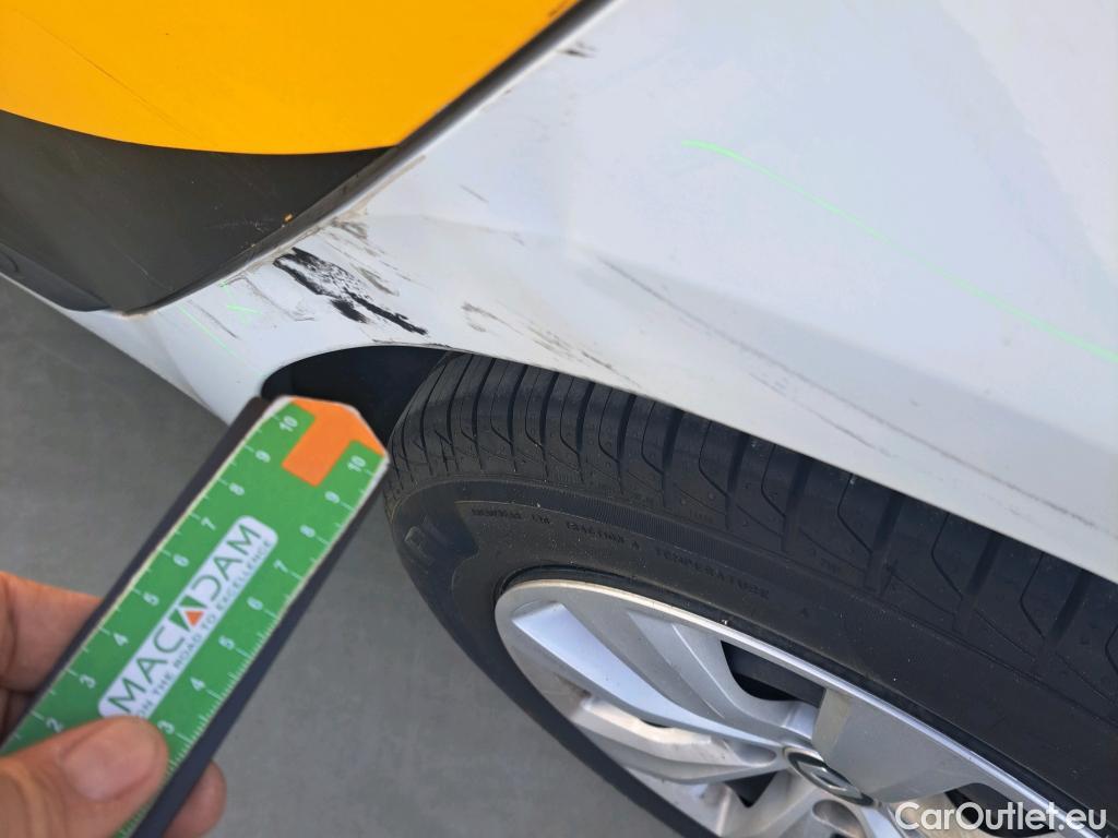  Renault  Clio RENAULT  / 2019 / 5P / berlina con portón Business Blue dCi 63 kW (85CV) #2