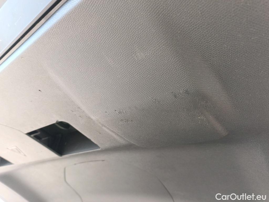  Peugeot  5008 PEUGEOT  / 2020 / 5P / todoterreno 1.5 BlueHDi 96kW S&S Allure Pack EAT8 #18