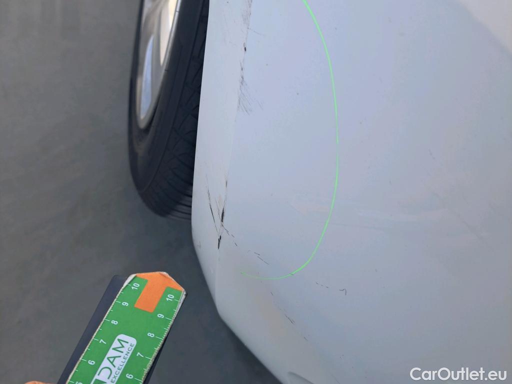  Renault  Clio RENAULT  / 2019 / 5P / berlina con portón Business Blue dCi 63 kW (85CV) #30