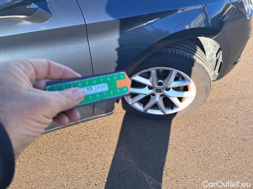  Land Rover  Discovery SEAT Nuevo León / 2020 / 5P / berlina con portón 1.0 TSI 81kW S&S Style Go (AC) #26