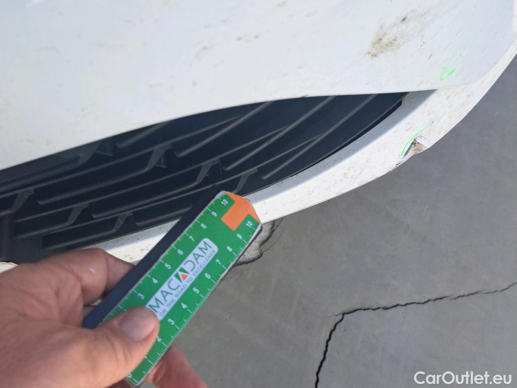  Renault  Clio RENAULT  / 2019 / 5P / berlina con portón Business Blue dCi 63 kW (85CV) #45