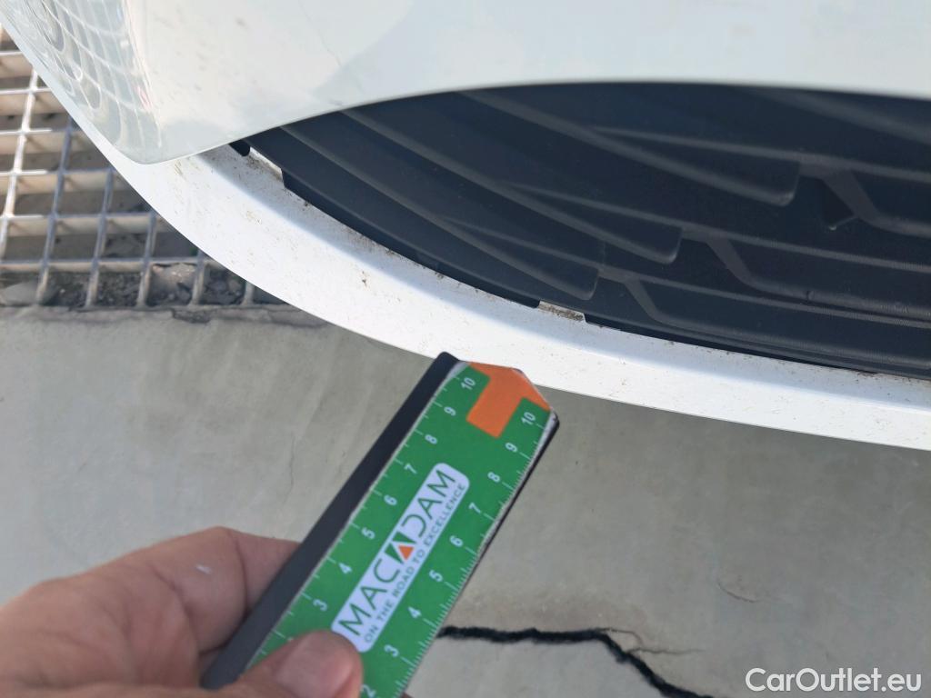  Renault  Clio RENAULT  / 2019 / 5P / berlina con portón Business Blue dCi 63 kW (85CV) #44